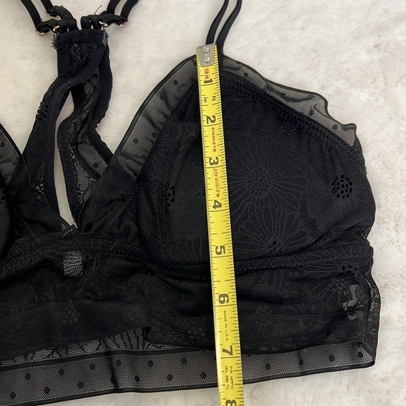 Aerie size L wireless bralette black lace with ruffle detail racerback pull on - Picture 12 of 12